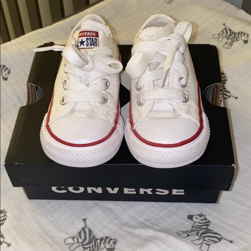 Converse - Picture 2 of 2